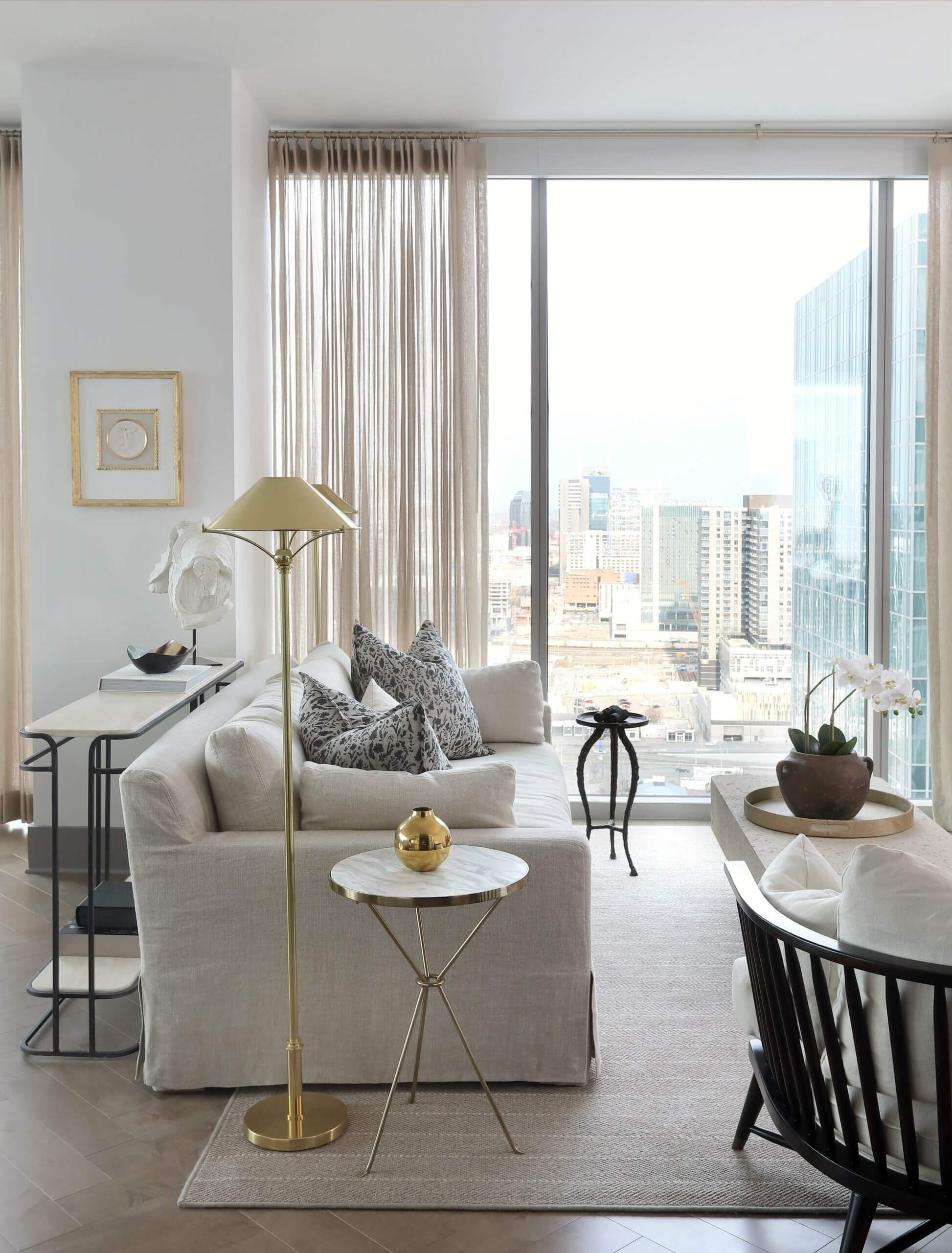 Downtown Highrise The Iron Gate